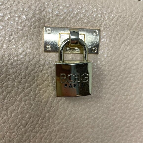 BCBG Paris Beige Pebbled Faux Leather Tote Bag Gold Turnlock & Padlock - Picture 4 of 9